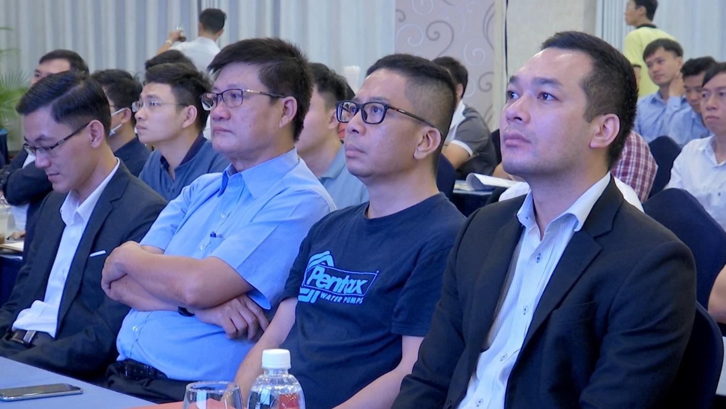 May bom Pentax anh 1