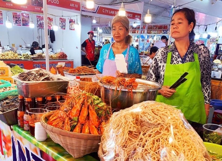 Hoi cho Thai Lan tai TP Hong Ngu quy tu nhieu nghe si hinh anh