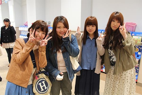 Pocky chung tay mang lai nu cuoi cho tre em kem may man hinh anh