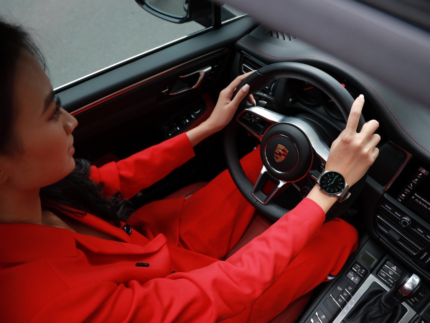 Phu kien cong nghe Huawei khong nen bo lo dip 11/11 hinh anh