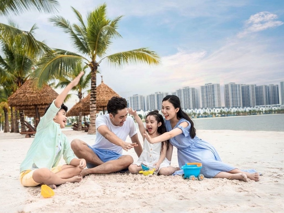 Nhieu gia dinh tre chon an cu tai 'thanh pho bien ho' hinh anh