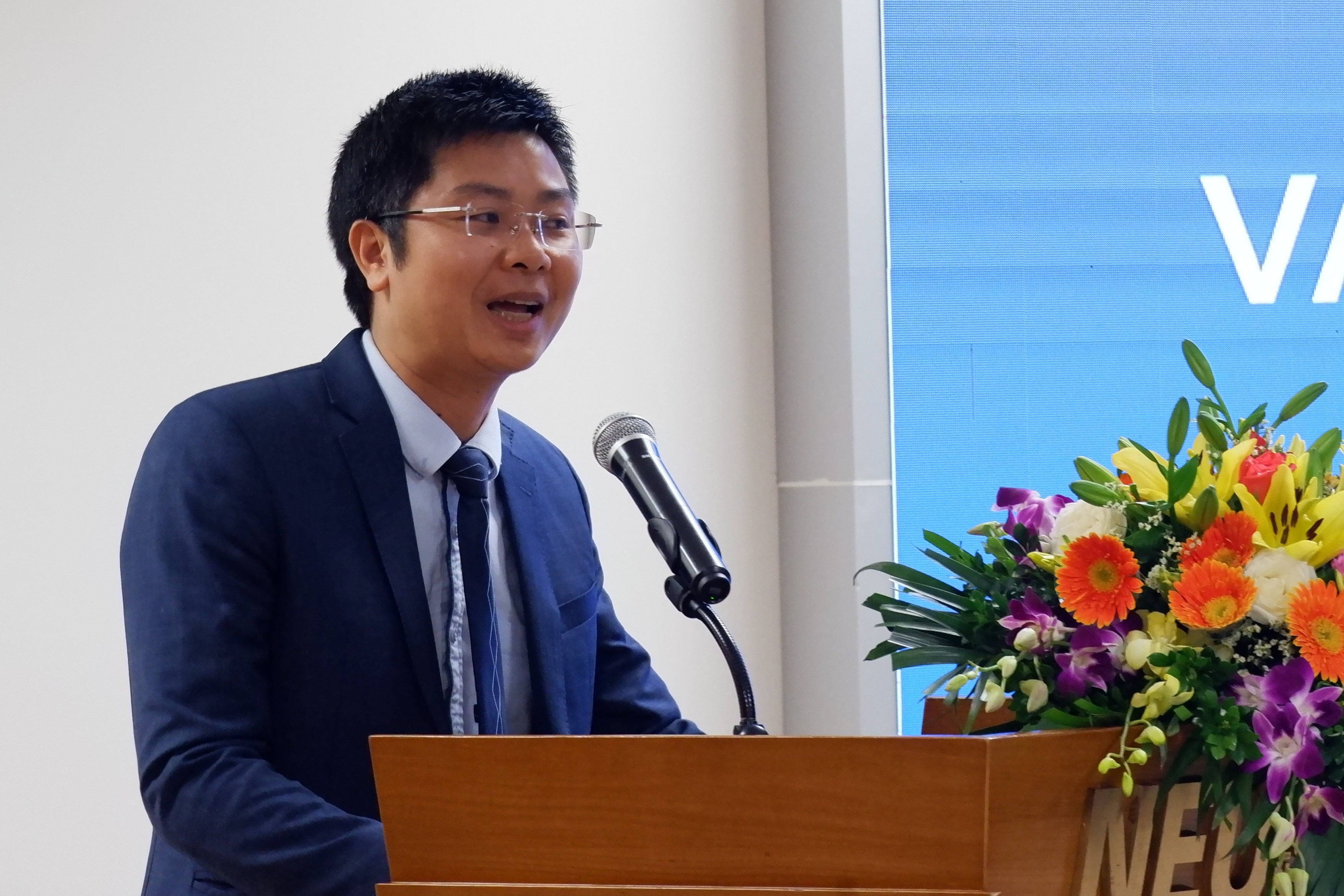 Sang kien giup tang cuong nhan thuc ve quan ly chat thai nhua hinh anh