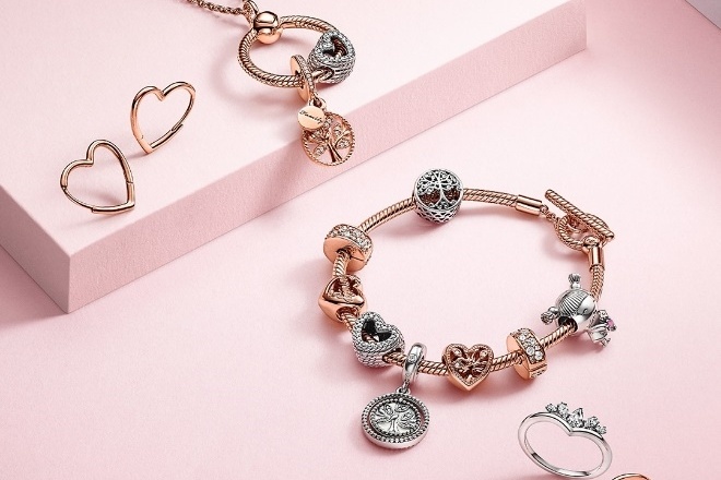 Thu choi vong Pandora cua phai dep hinh anh