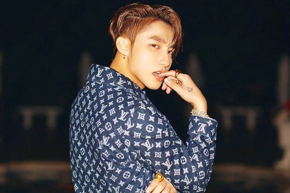 Son Tung M-TP, 16 Typh lan dau bieu dien tren san khau 360 do hinh anh