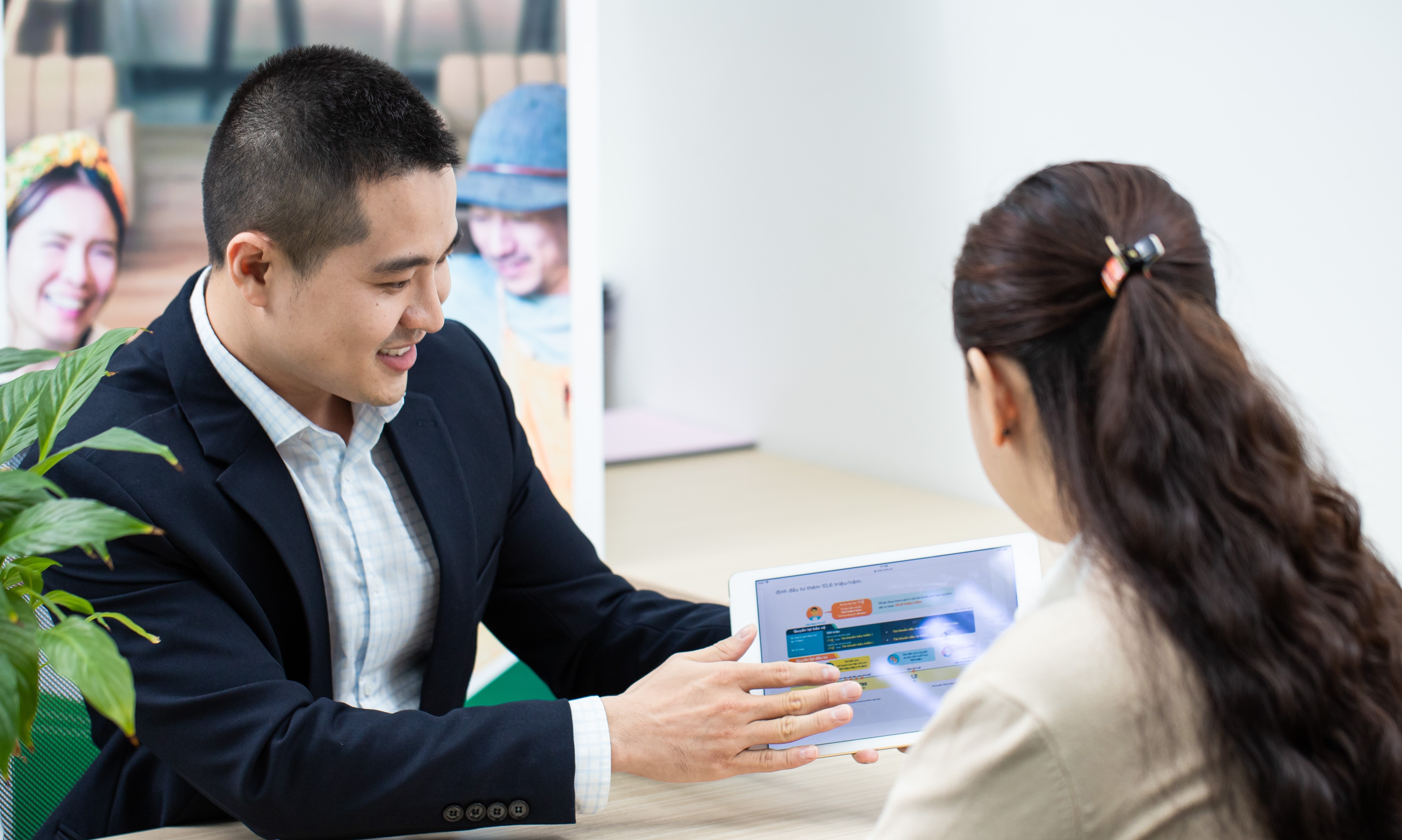 4 cai tien giup hop dong bao hiem FWD de hieu va minh bach hon hinh anh