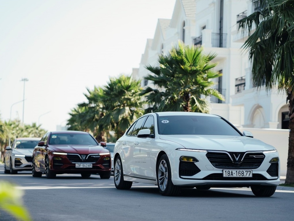 VinFast ban gan 2.900 xe trong thang 10 hinh anh