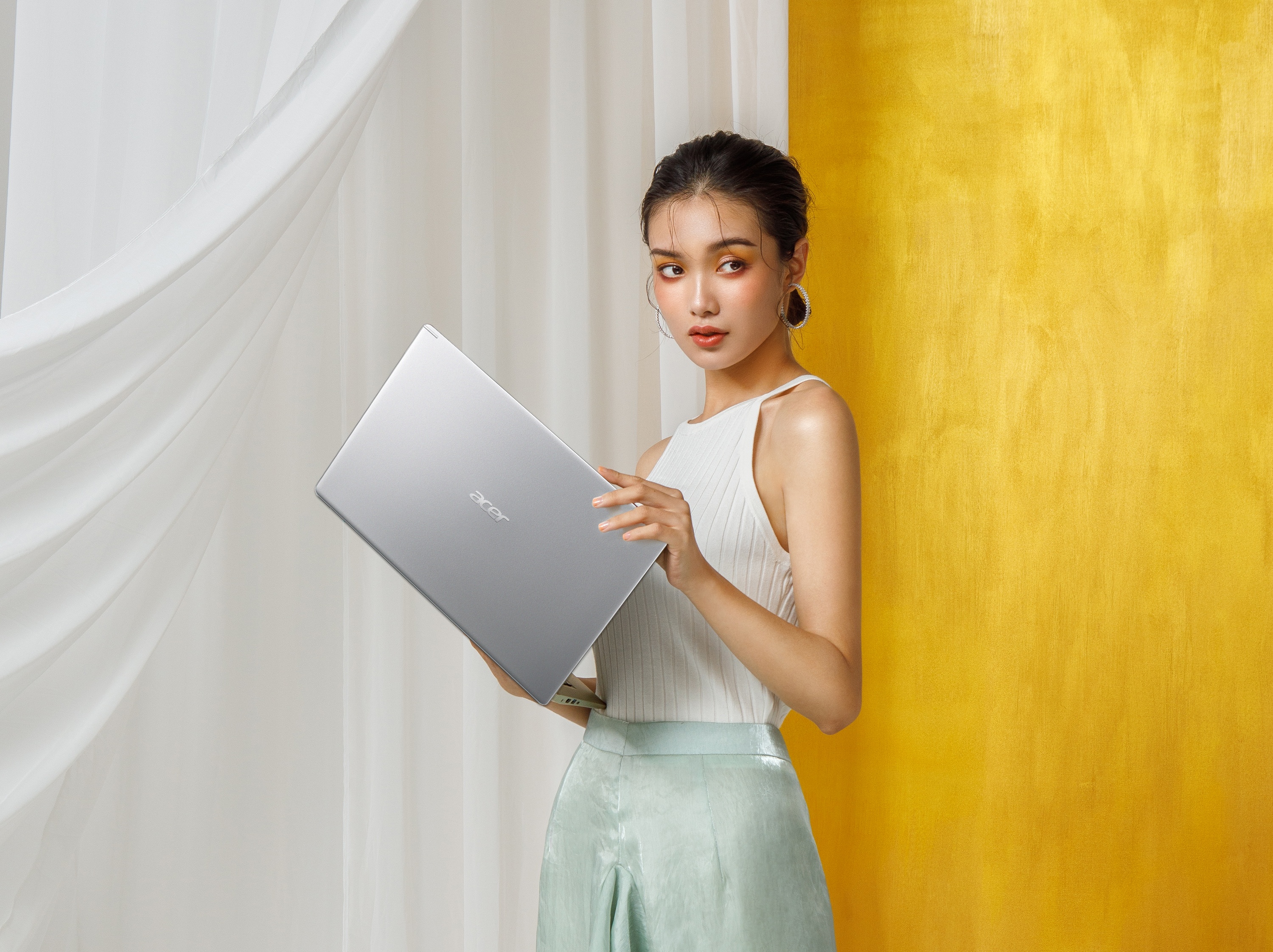 Acer Aspire 5 va xu huong dich chuyen cua gioi tre hinh anh