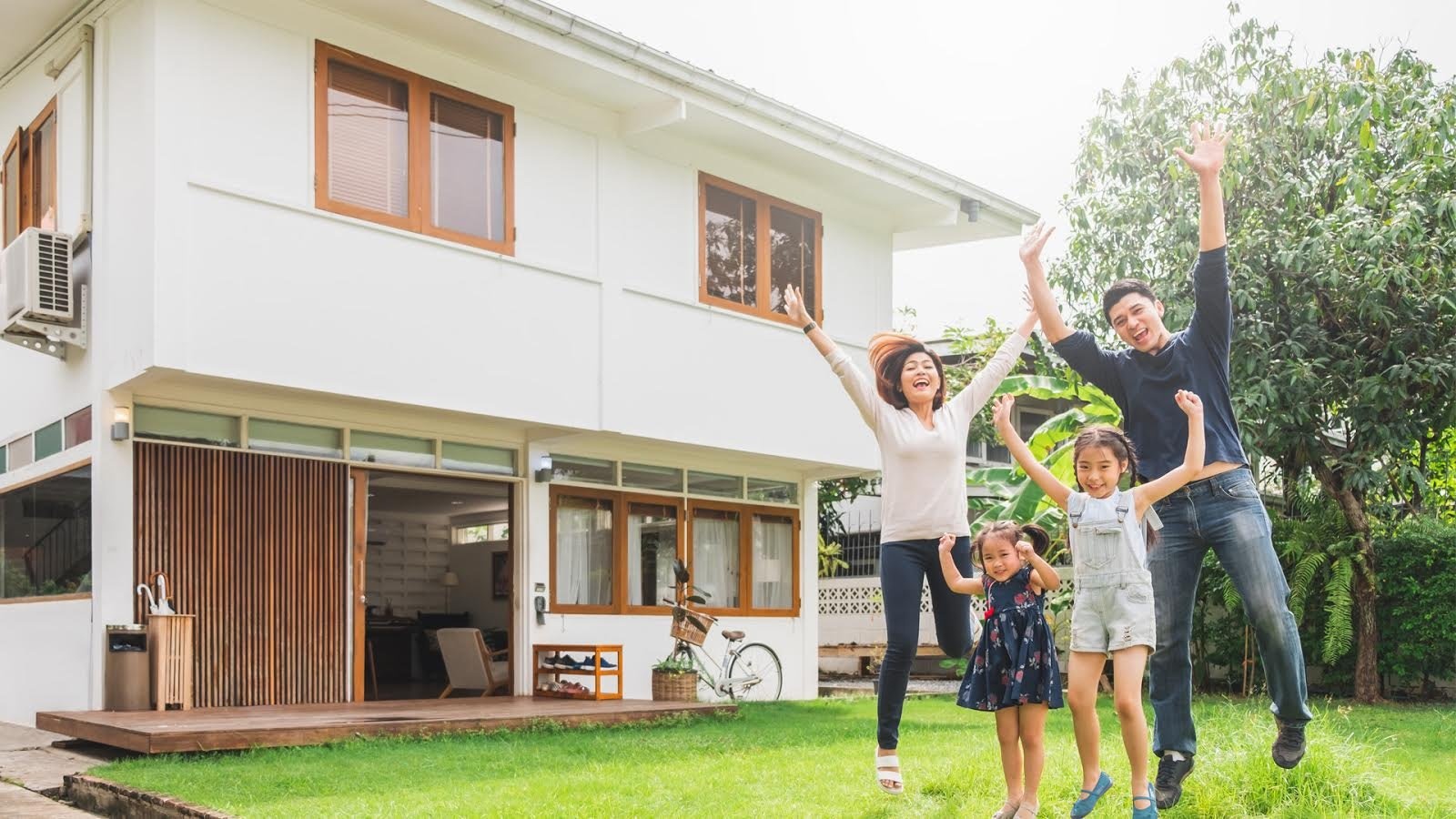 Manulife ra mat bo san pham trong boi canh binh thuong moi hinh anh