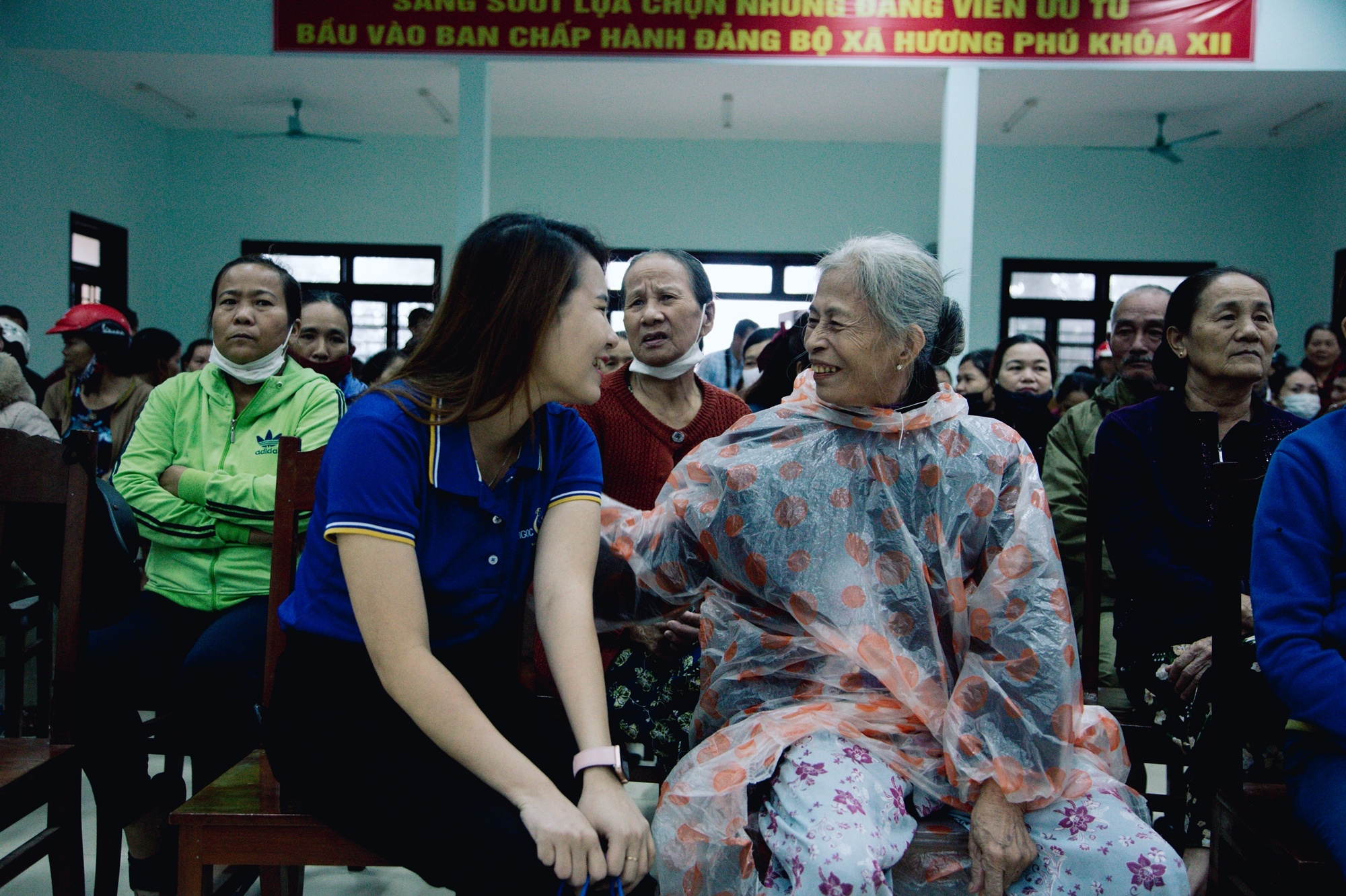 ho tro nguoi dan vung lu anh 1