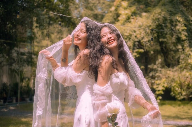 bo san pham cham soc da LG Pra.L Plus anh 2