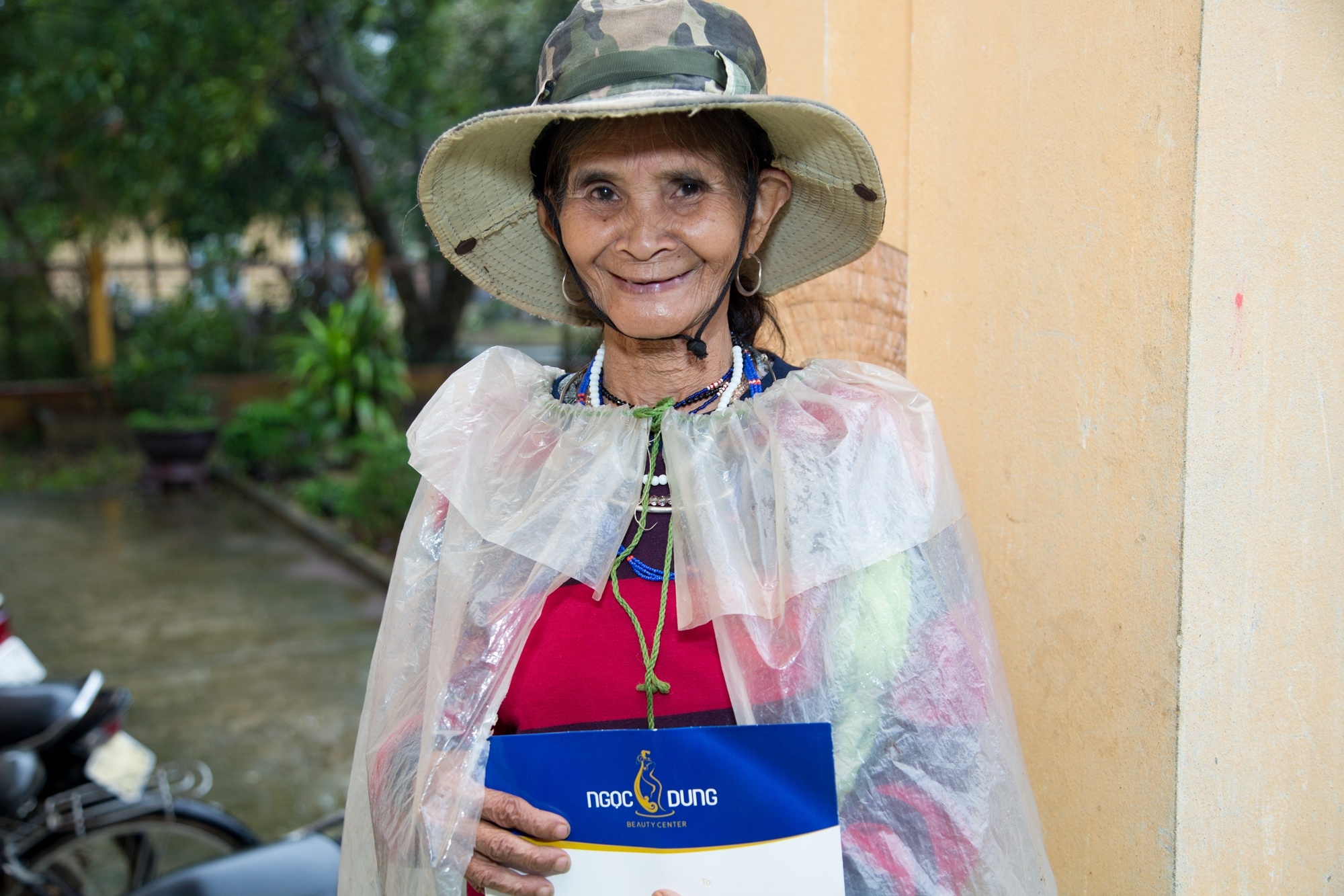 ho tro nguoi dan vung lu anh 5