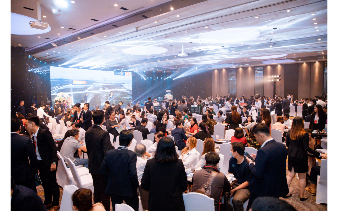 The Sound cua Thanh Long Bay ra mat, thu hang tram khach hang quan tam hinh anh