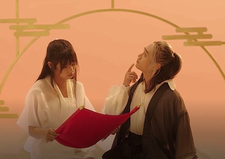 Hydra tung MV remake 'Duong Qua Cang' hai huoc va bat tai hinh anh