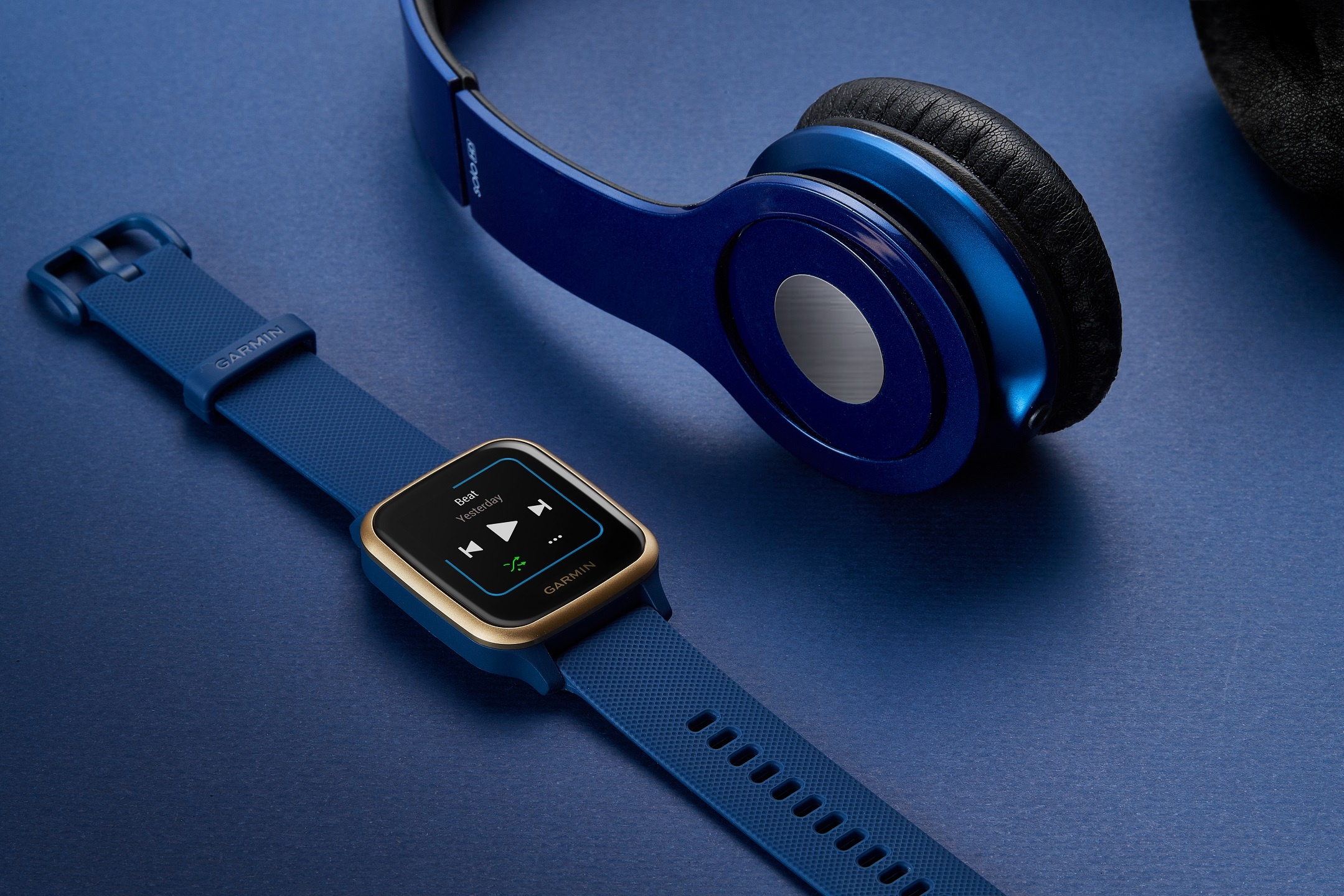 Smartwatch kiem huan luyen vien ca nhan, pin 6 ngay hinh anh