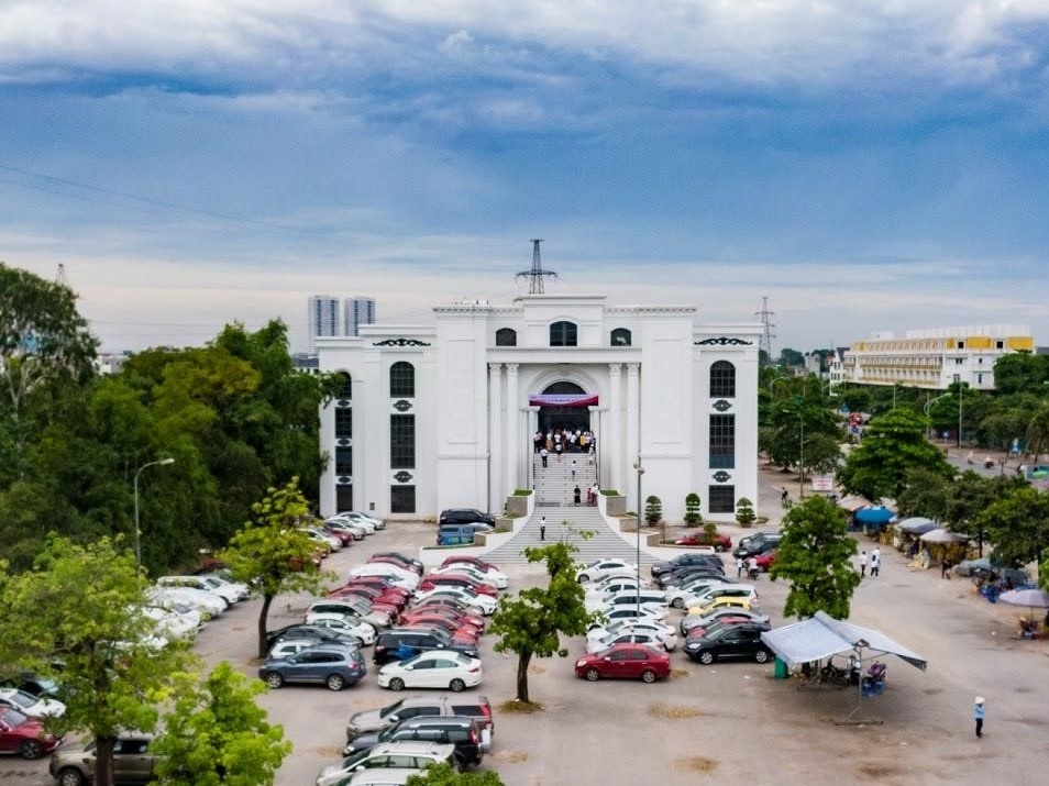 Goi y diem to chuc tat nien suc chua 2.000 nguoi tai Ha Noi hinh anh