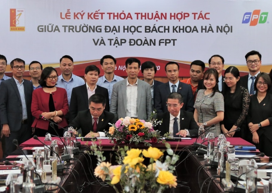 FPT hop tac DH Bach khoa Ha Noi dao tao va nghien cuu cong nghe 4.0 hinh anh