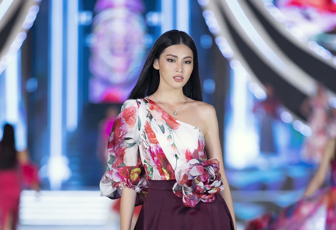 Tin do thoi trang da co the so huu BST trinh dien tai HHVN 2020 hinh anh