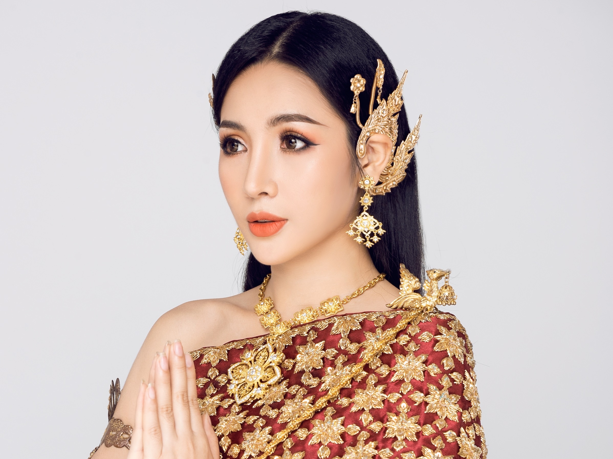 Ca si Linh Le dua net van hoa Khmer vao MV moi hinh anh