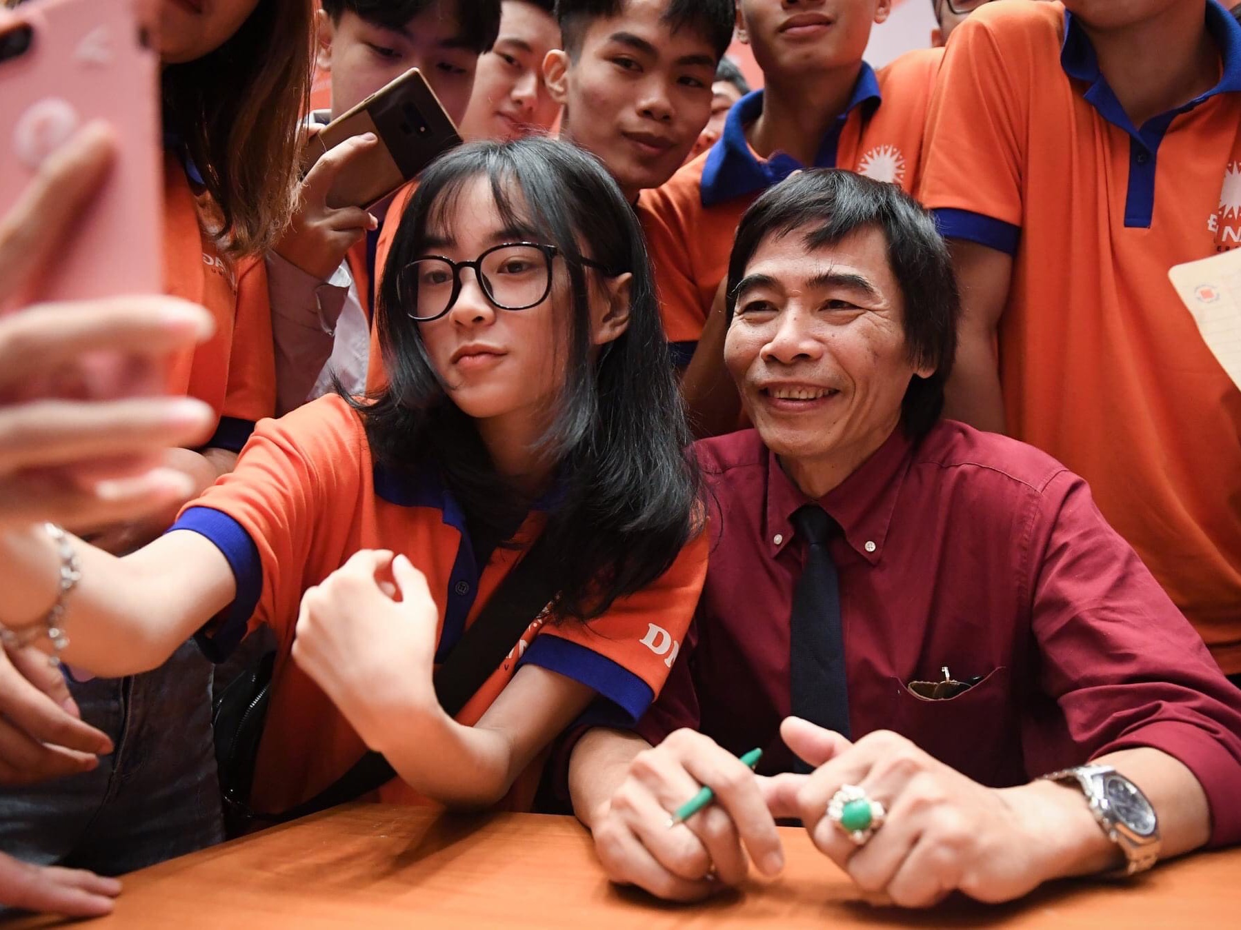 4.000 sinh vien du talkshow 'Tai sao phai hoc dai hoc?' hinh anh