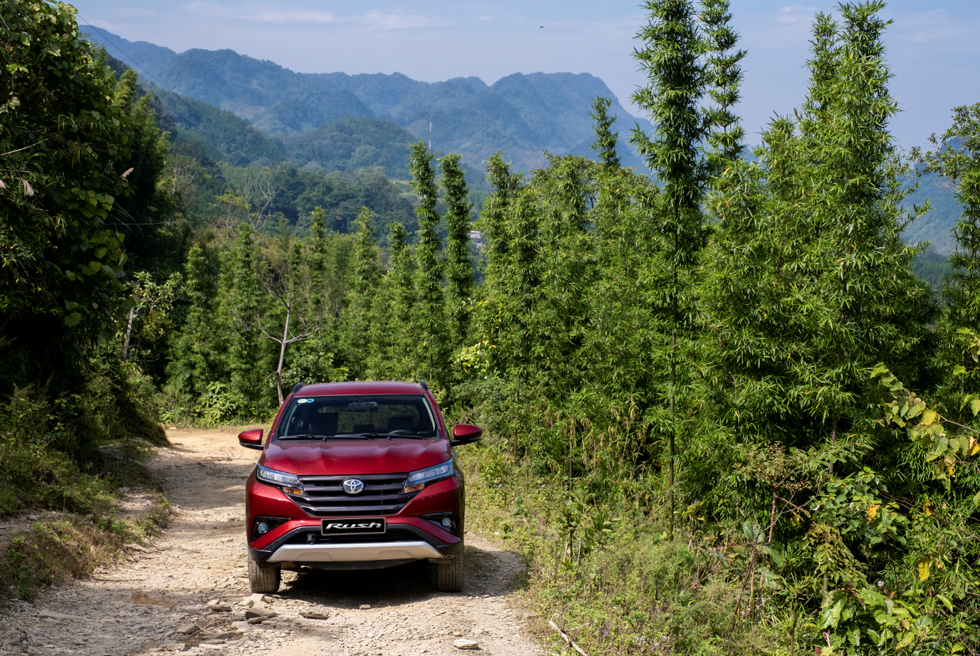 Tiet kiem hon 50 trieu dong khi mua Toyota Rush cuoi nam hinh anh