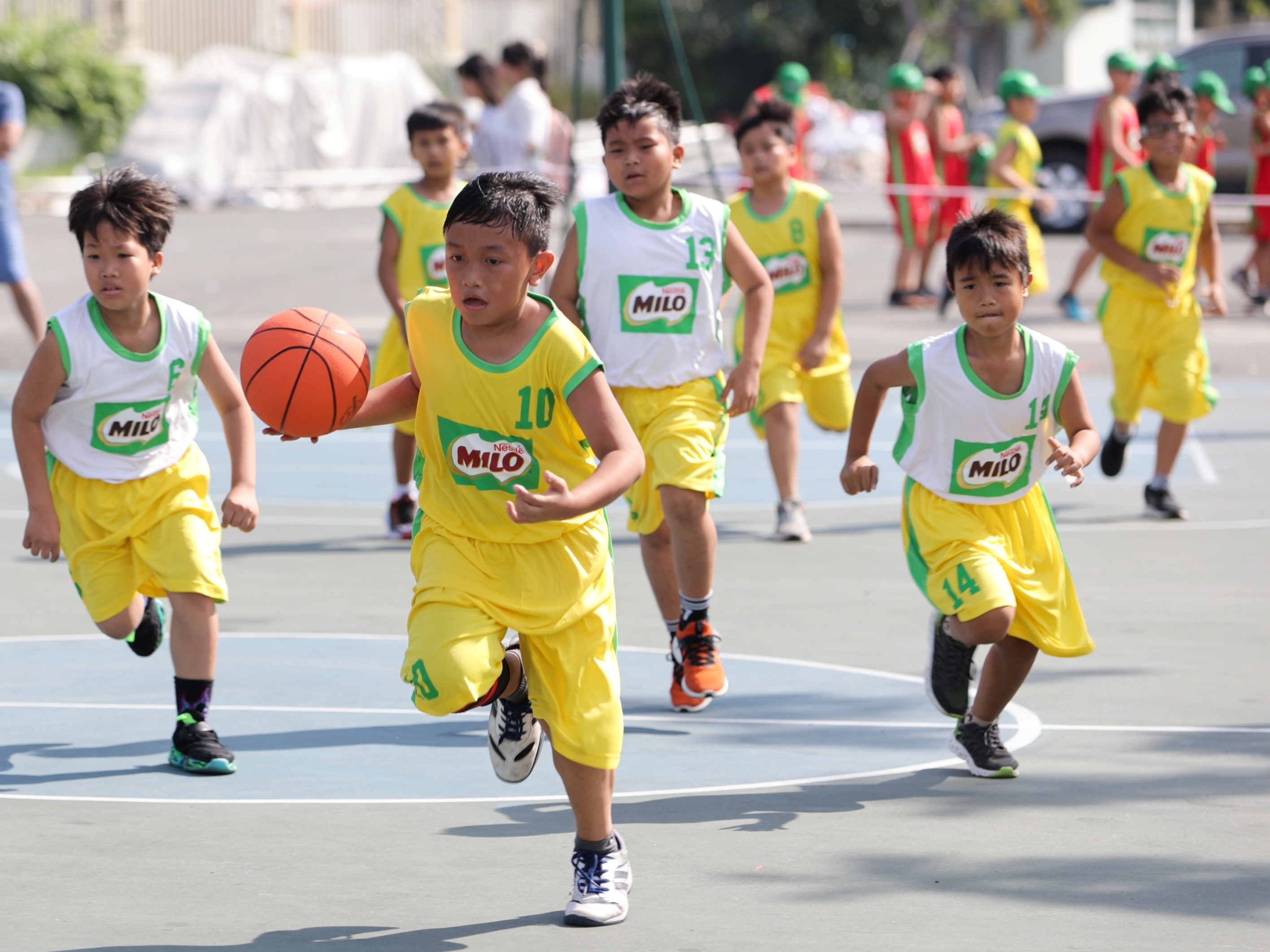 Giai bong ro hoc sinh cup Nestle Milo dat ky luc so doi tham du hinh anh