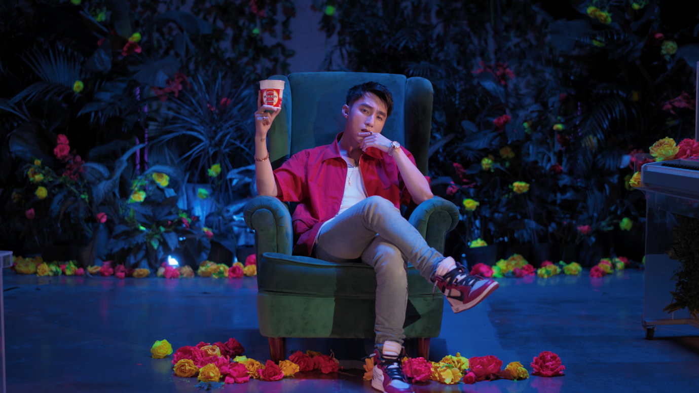 Son Tung M-TP ru gioi tre tao chat rieng trong cuoc thi 'Modernistar' hinh anh