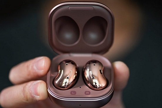 10 phu kien hi-tech khong nen bo lo dip Black Friday tren Tiki hinh anh