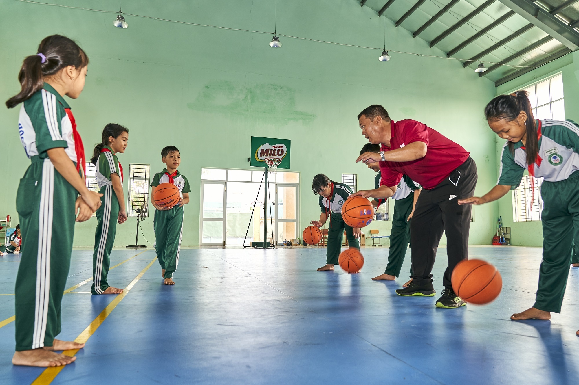 Hanh trinh truyen cam hung the thao cho tre em dong bang song Cuu Long hinh anh