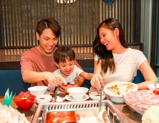 Chung Huyen Thanh cung ong xa trai nghiem lau Hong Kong hinh anh