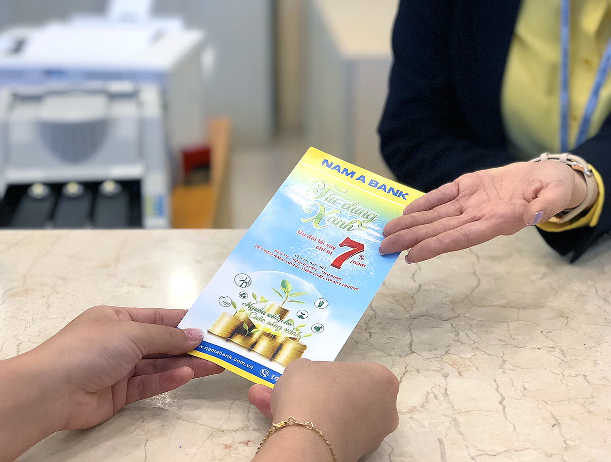 Ngan hang tieu bieu ve tin dung xanh anh 2