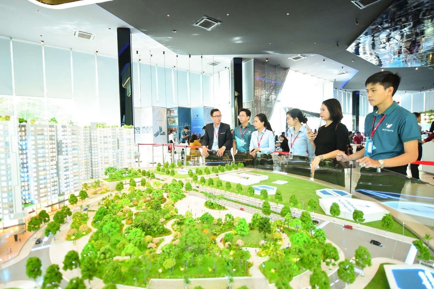 Khai truong can ho mau Westgate thu hut khach hang TP.HCM hinh anh