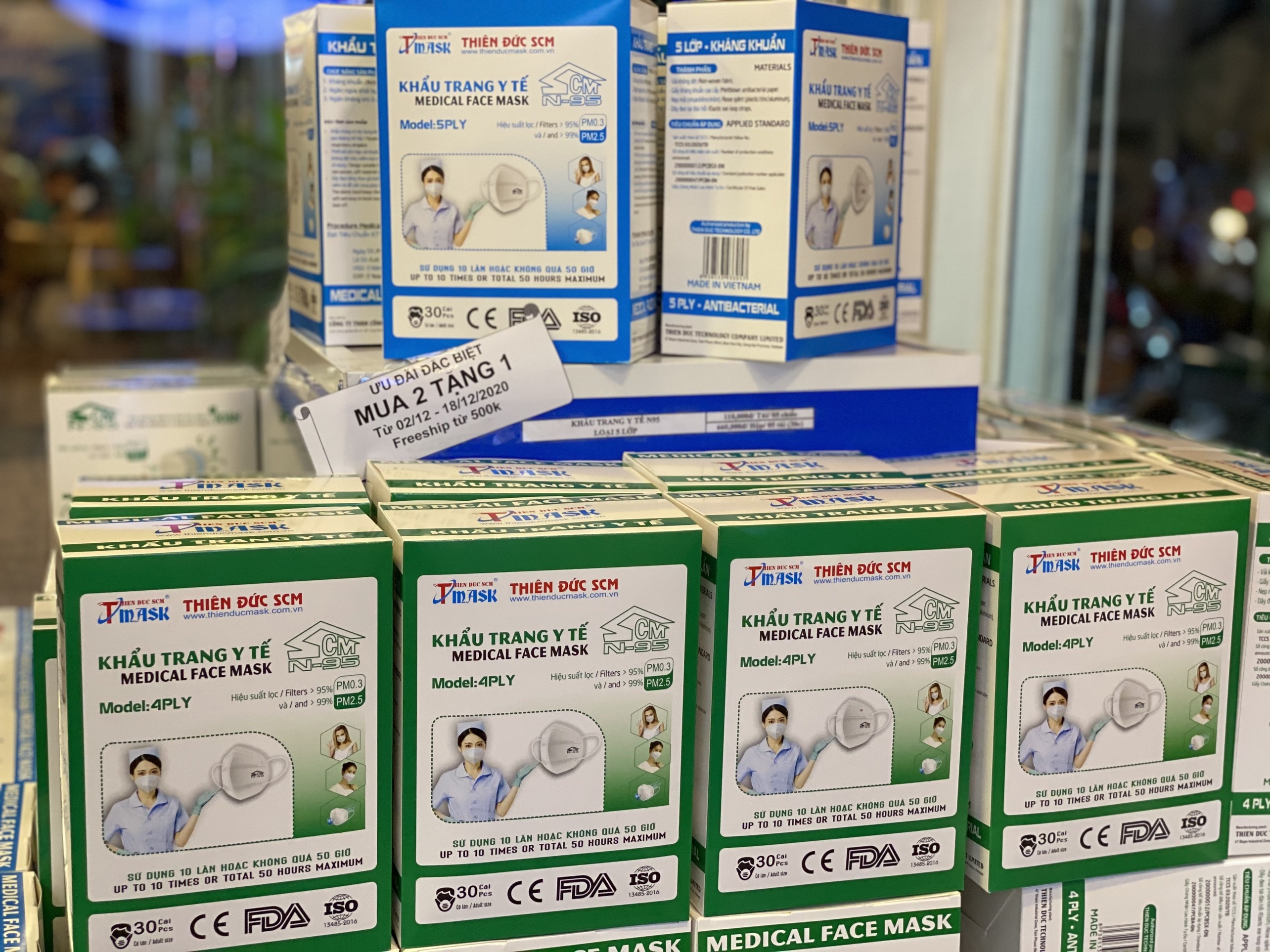 Khai truong diem ban khau trang khang khuan dat chuan quoc te hinh anh