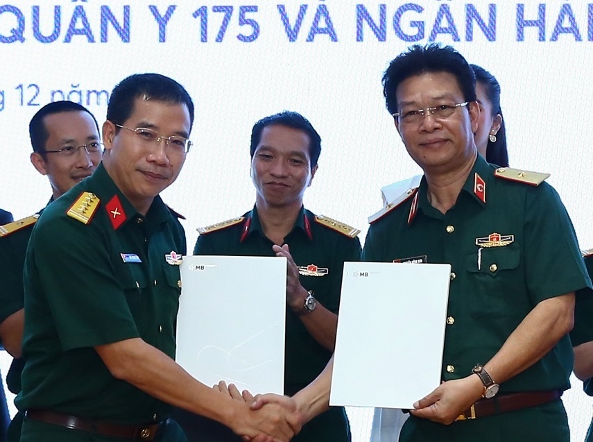 MB hop tac Benh vien Quan y 175 thanh toan vien phi khong tien mat hinh anh