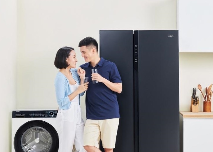 Tu lanh Aqua - ban dong hanh cua cac gia dinh tre hinh anh