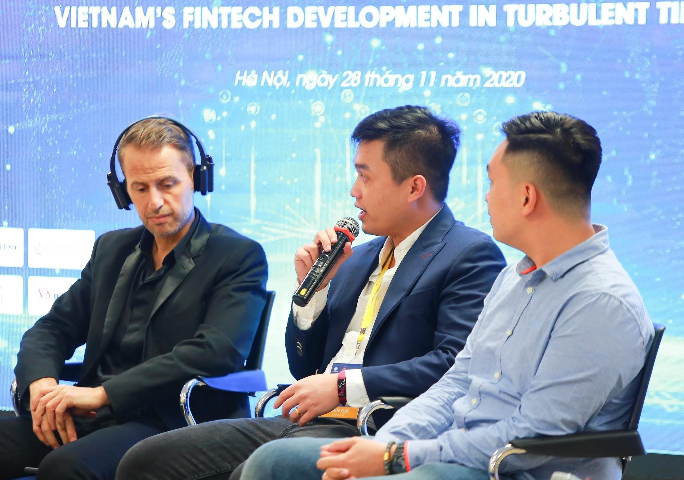 Nha dau tu chia se huong vuot kho cho startup fintech hinh anh