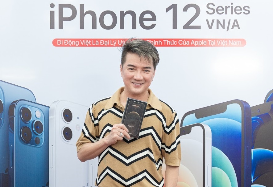 Dam Vinh Hung mua iPhone 12 Pro Max o dau? hinh anh