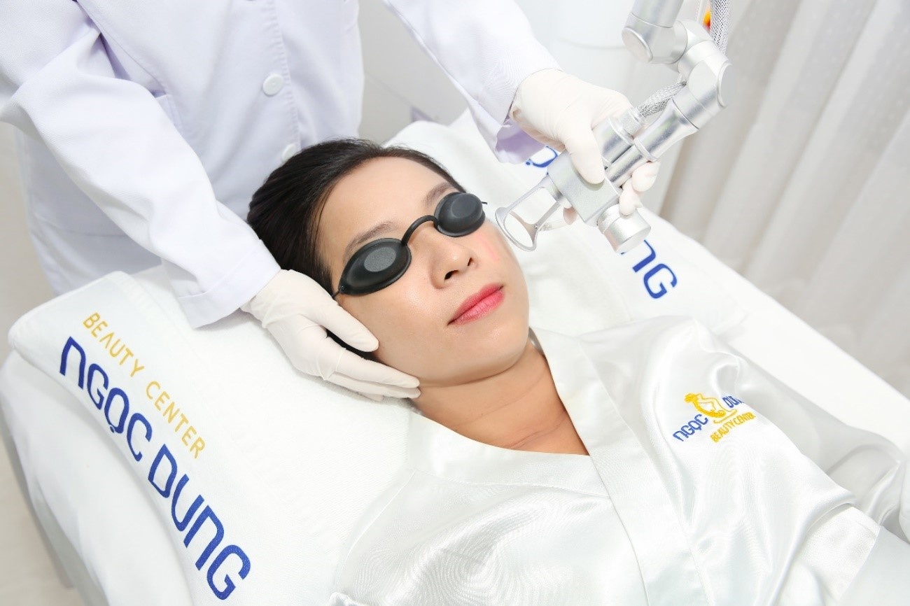 Nu MC Binh Thuan quyet tam lam dep sau khi bi che bai hinh anh