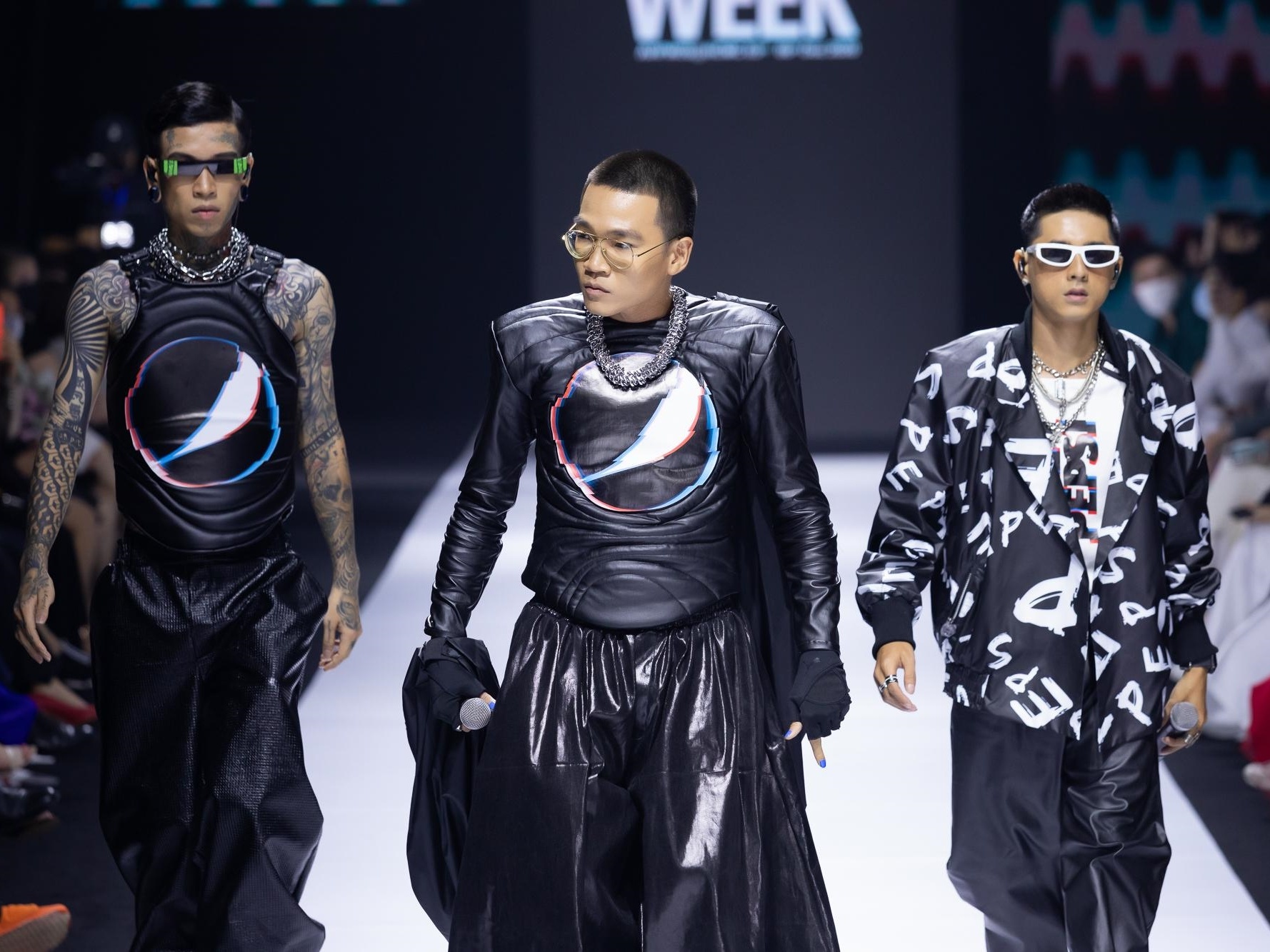 NTK Nguyen Tien Truyen ra mat BST 'The new black - Pepsi Collection' hinh anh