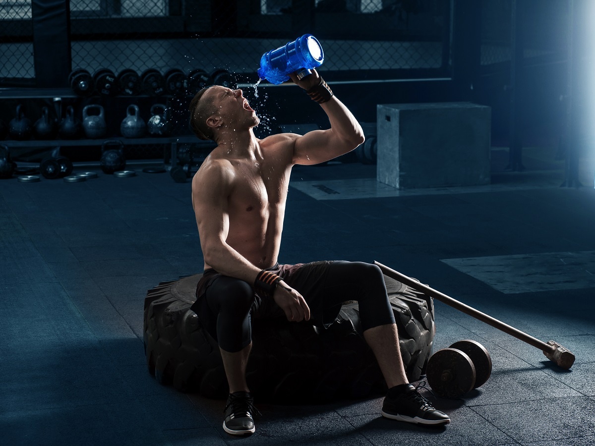 7 thoi quen uong nuoc can tranh khi tap the thao hinh anh