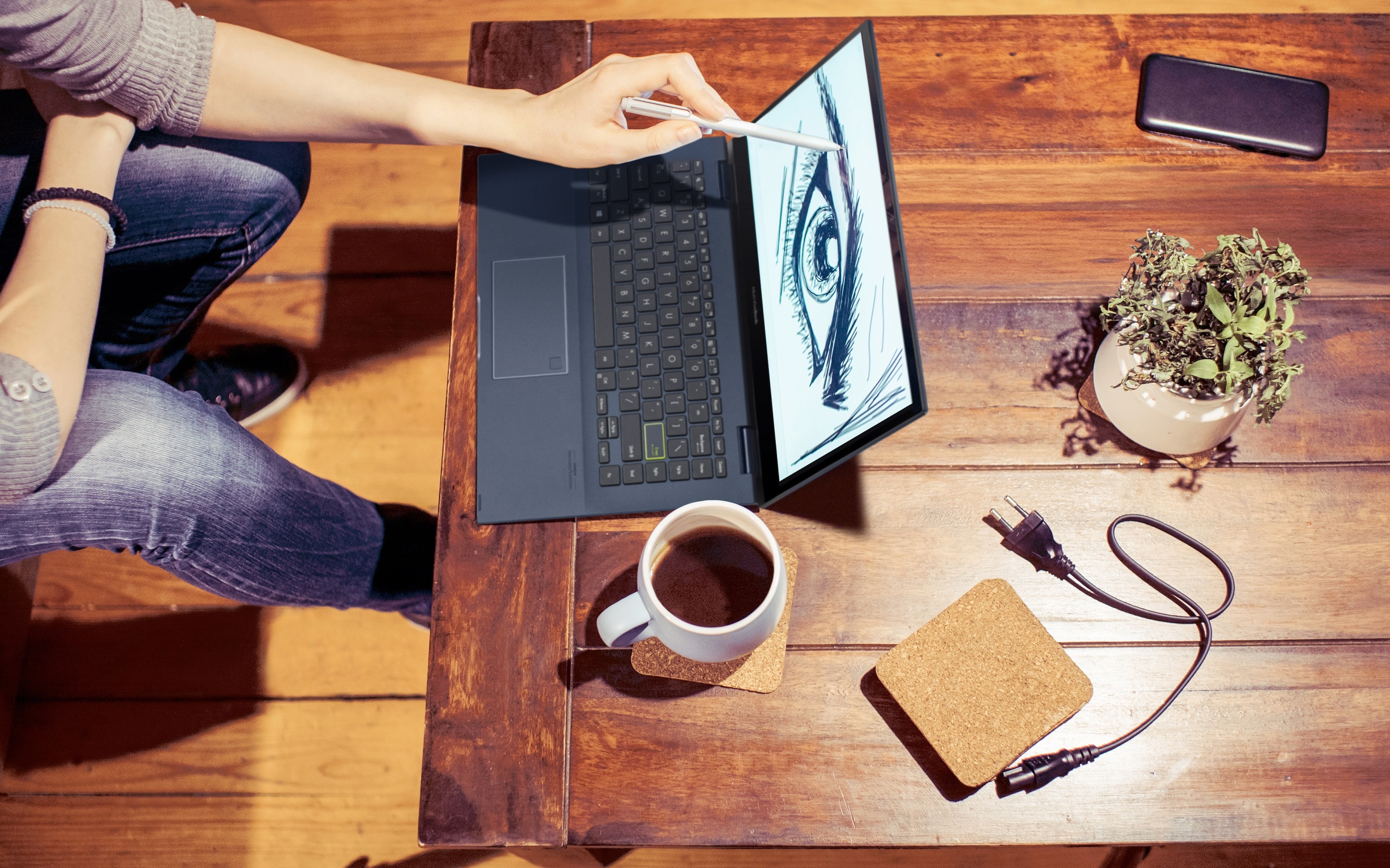 laptop Asus trang bi chip AMD anh 4