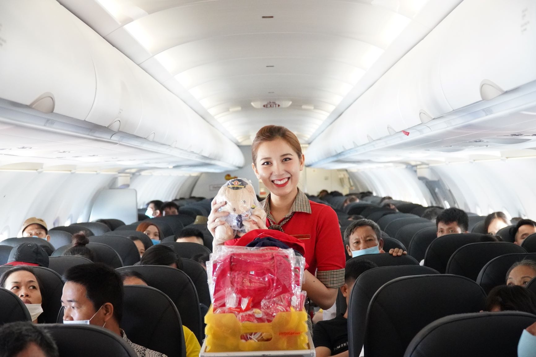 Co hoi trung lon trong chuong trinh ‘bay chat cung Vietjet’ hinh anh