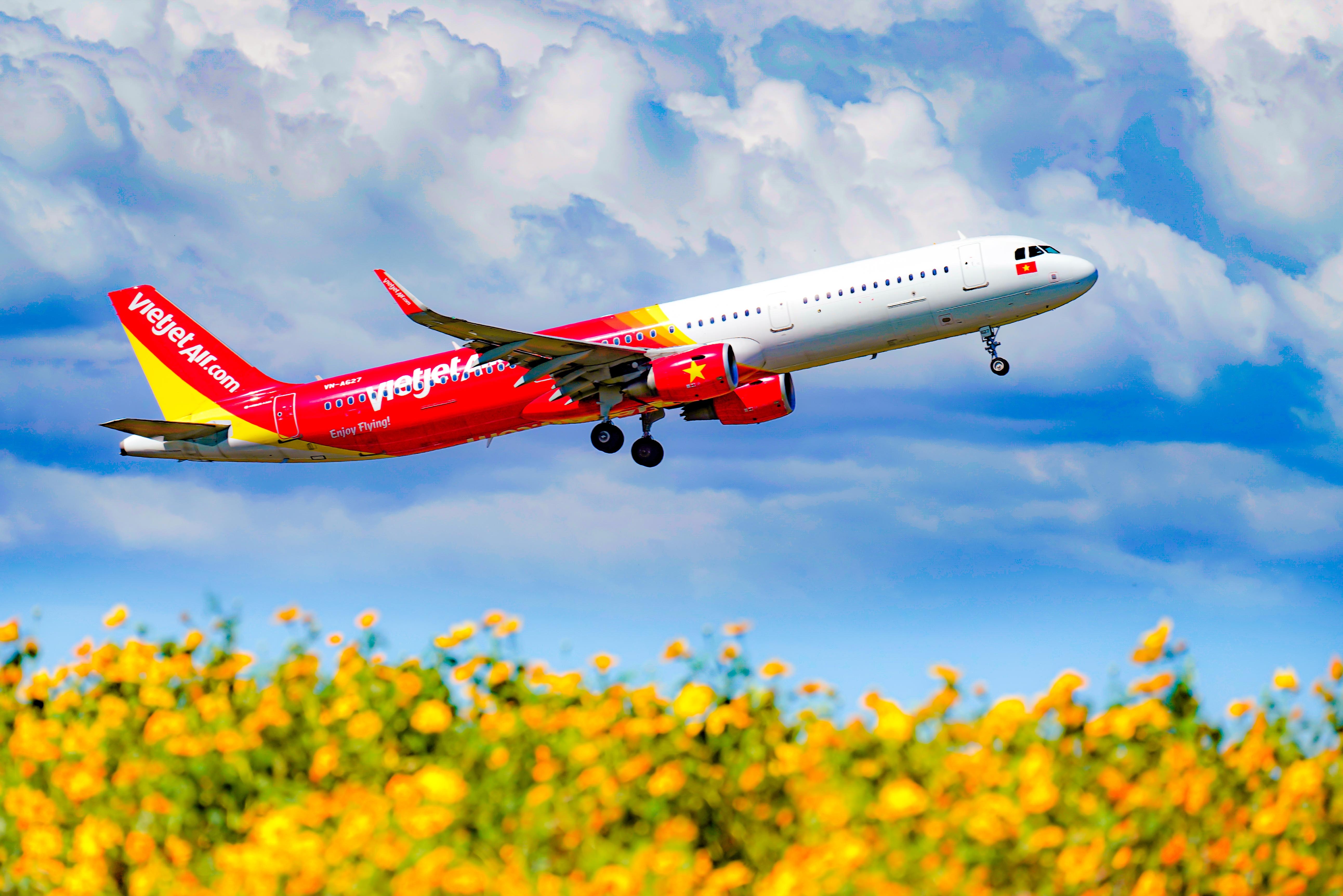 bay chat cung Vietjet anh 2
