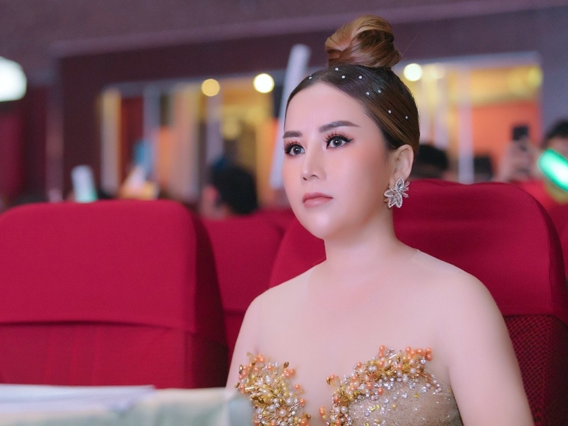 CEO Hoang Thi Thao Nguyen cham thi HH Doanh nhan Viet Nam Toan cau hinh anh