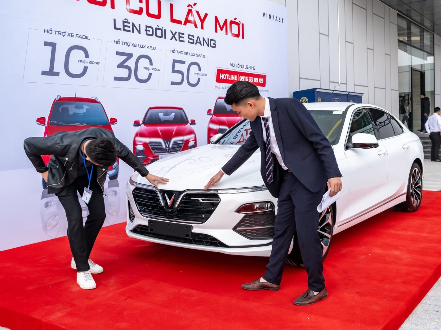 VinFast khai truong showroom 3S tai Vincom Mega Mall Ocean Park hinh anh