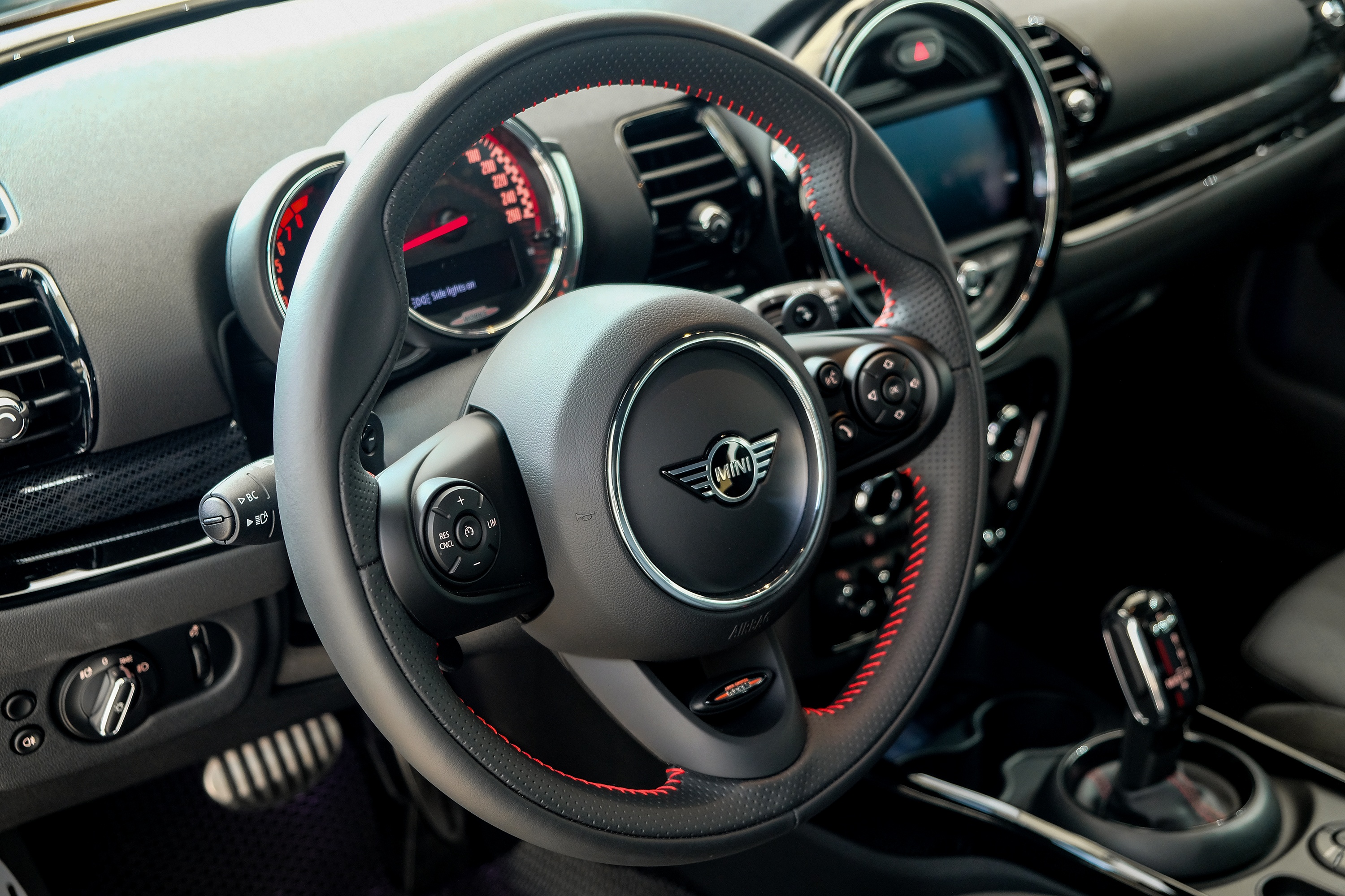 MINI John Cooper Works Clubman ảnh 4 MINI John Cooper Works Clubman anh 4