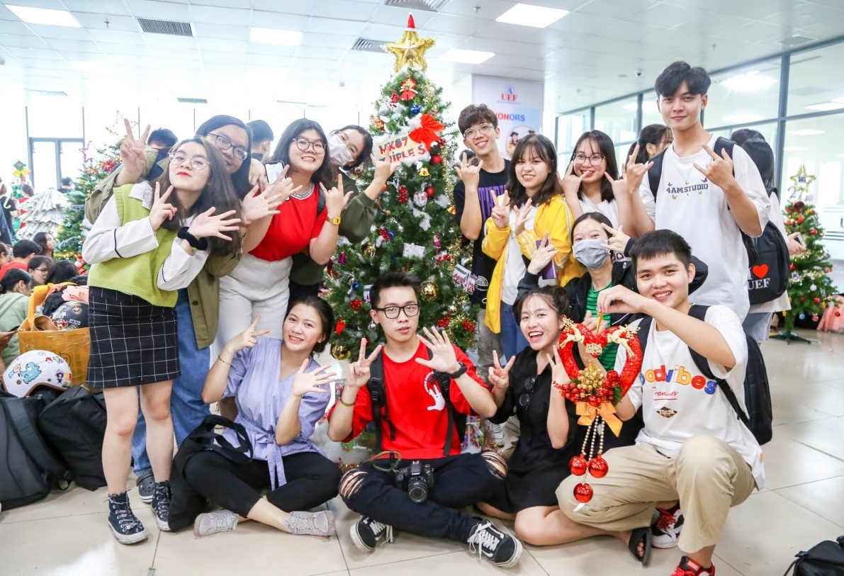 Colourful Christmas 2020 anh 6