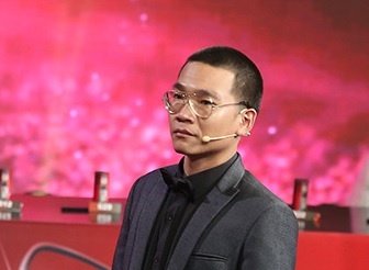 Nu sinh so huu sieu tri nho chinh phuc giam khao khach moi Wowy hinh anh