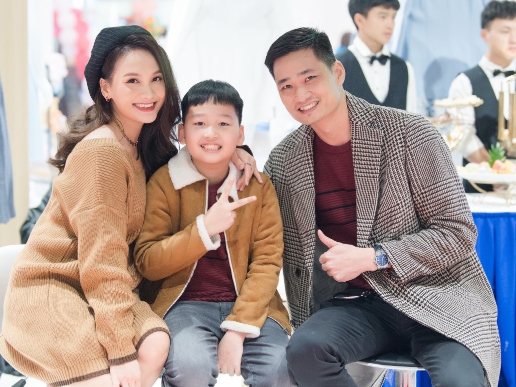 Bi mat dang sau gia dinh hanh phuc cua Bao Thanh hinh anh