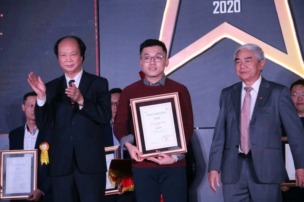 VinID lap cu dup tai giai 'Top 10 doanh nghiep ICT Viet Nam 2020' hinh anh