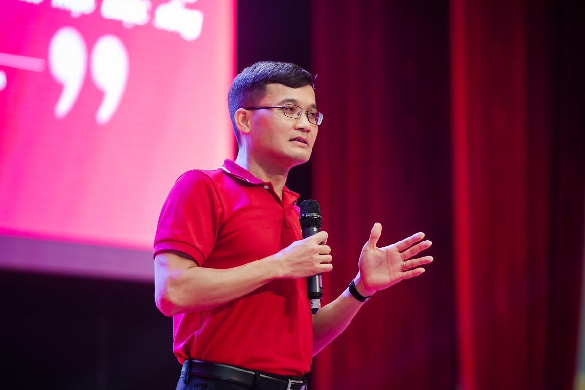 Pho hieu truong dac biet cua Dai hoc VinUni hinh anh